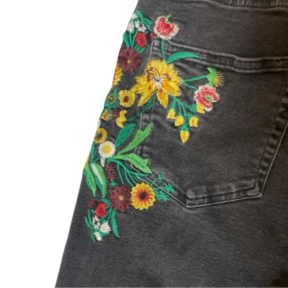 H&M Embroidered Floral Black Washed Denim Girlfriend Fit Jeans - Picture 11 of 12